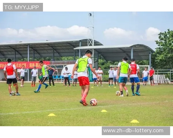 足球助教的角色与发展探讨如何提升青少年足球训练效果 足球助教的角色与发展探讨如何提升青少年足球训练效果