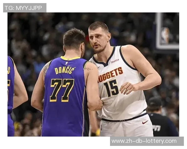 掘金队与湖人队的隆多对决引发球迷热议的精彩瞬间回顾